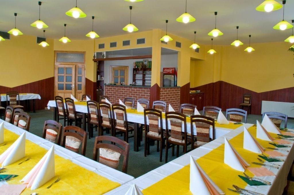 Pension U Svateho Jana Hradec Králové エクステリア 写真